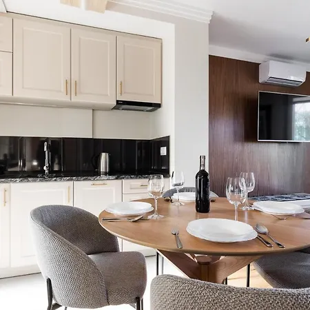 Monte Apartment